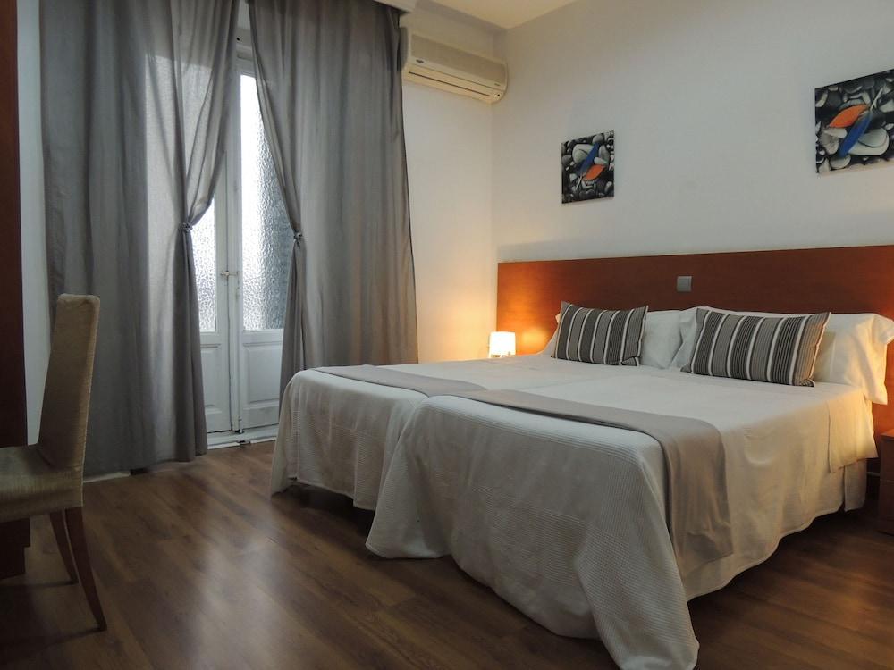 Hostal Cervantes Madrid Kültér fotó