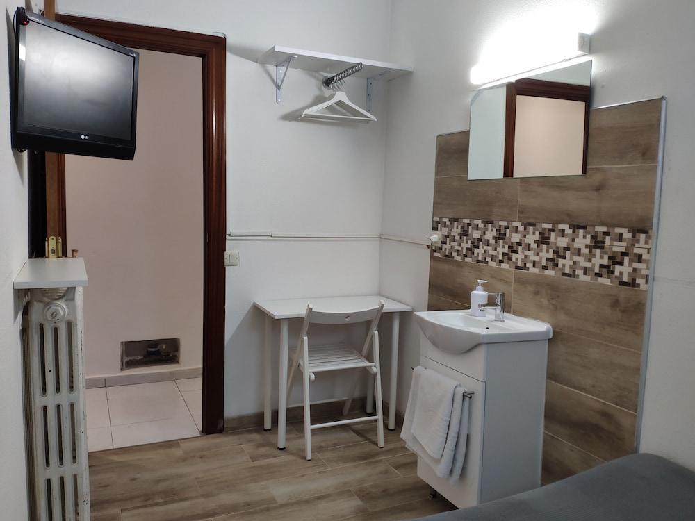 Hostal Cervantes Madrid Kültér fotó