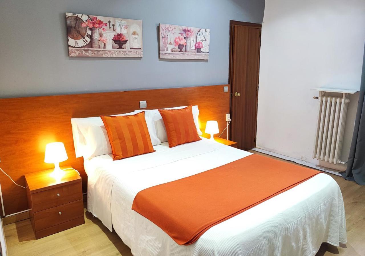 Hostal Cervantes Madrid Kültér fotó
