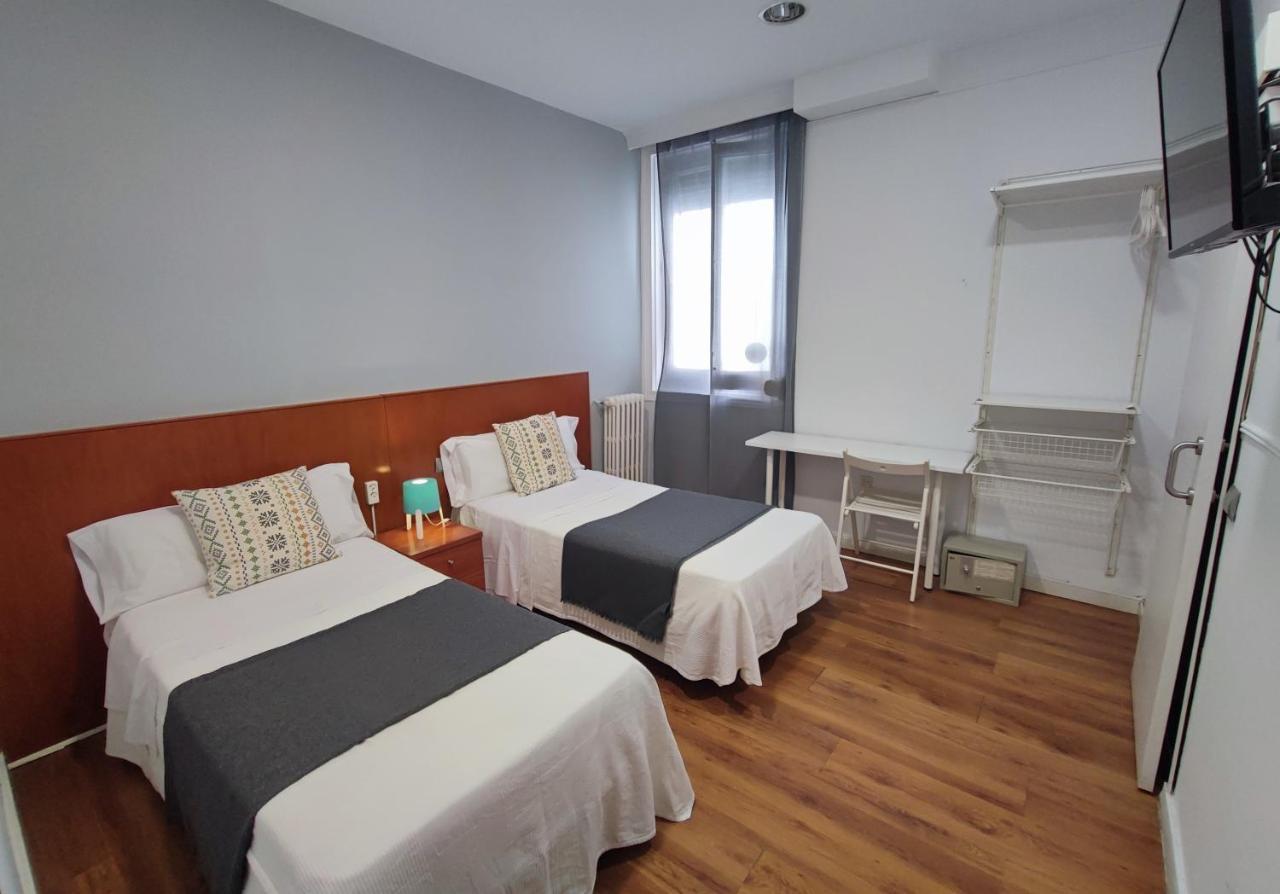 Hostal Cervantes Madrid Kültér fotó