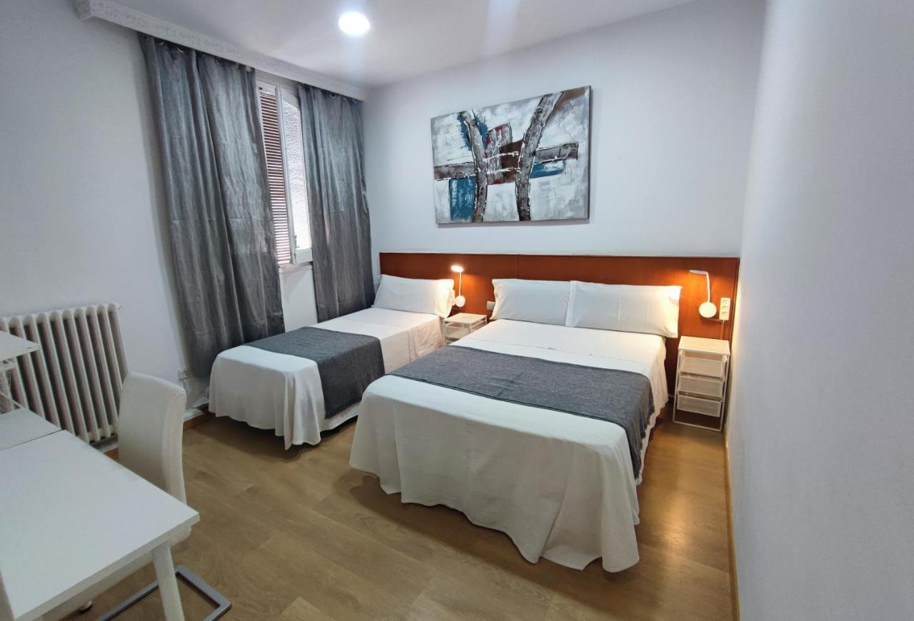 Hostal Cervantes Madrid Kültér fotó
