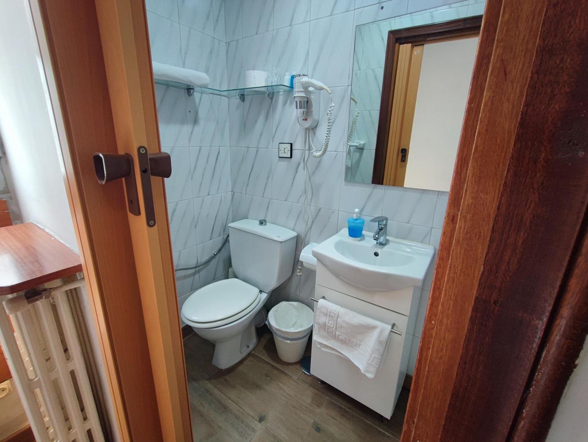 Hostal Cervantes Madrid Kültér fotó