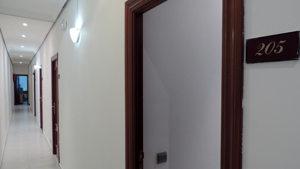 Hostal Cervantes Madrid Kültér fotó