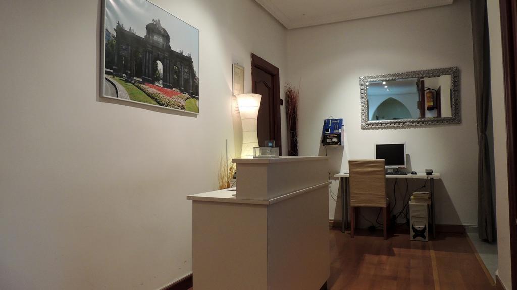 Hostal Cervantes Madrid Kültér fotó