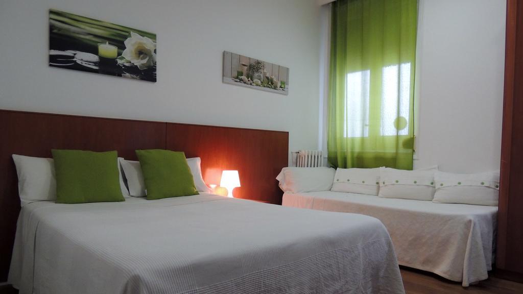 Hostal Cervantes Madrid Kültér fotó