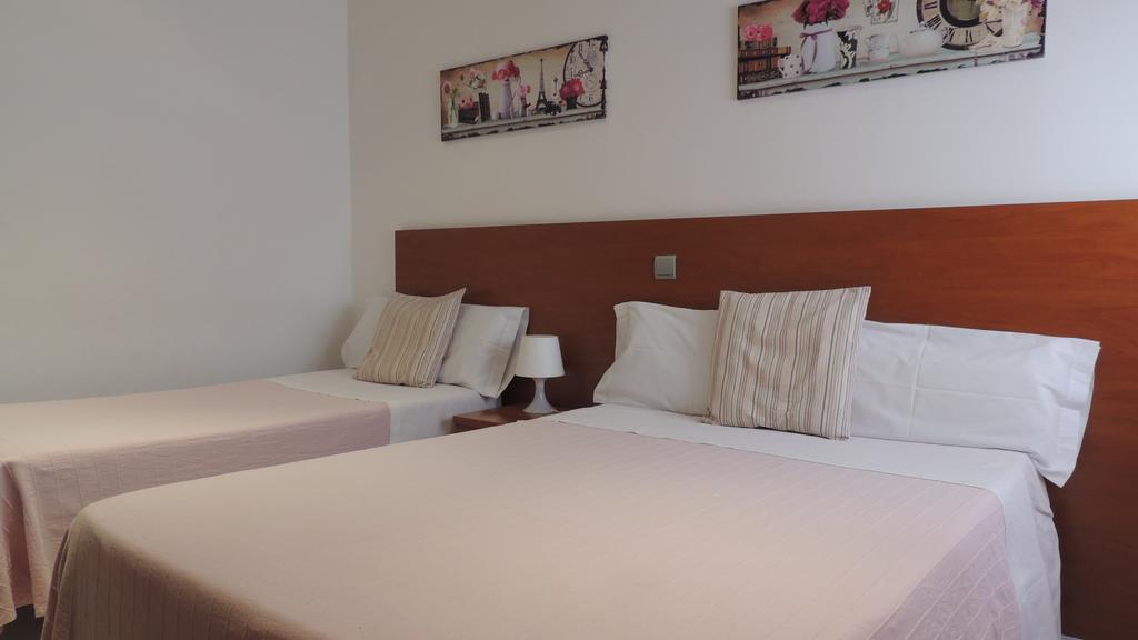 Hostal Cervantes Madrid Kültér fotó