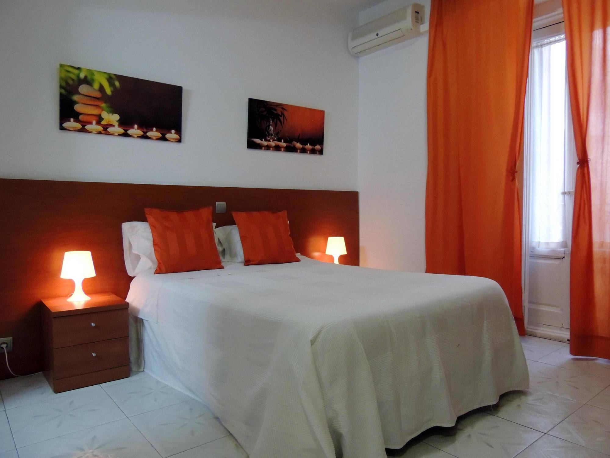 Hostal Cervantes Madrid Kültér fotó