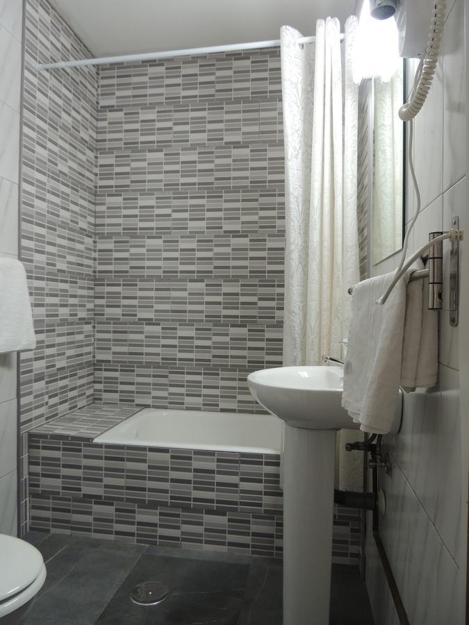 Hostal Cervantes Madrid Kültér fotó